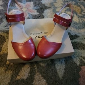 Womens Clark's Mary Jane 2 inch heels size 10 rally red
